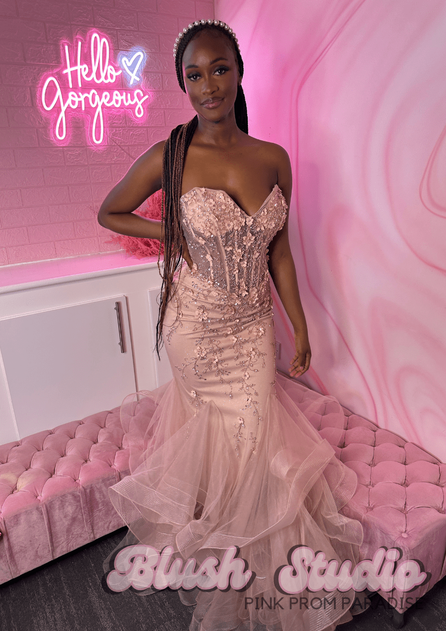 Elizabeth - Blush Studio