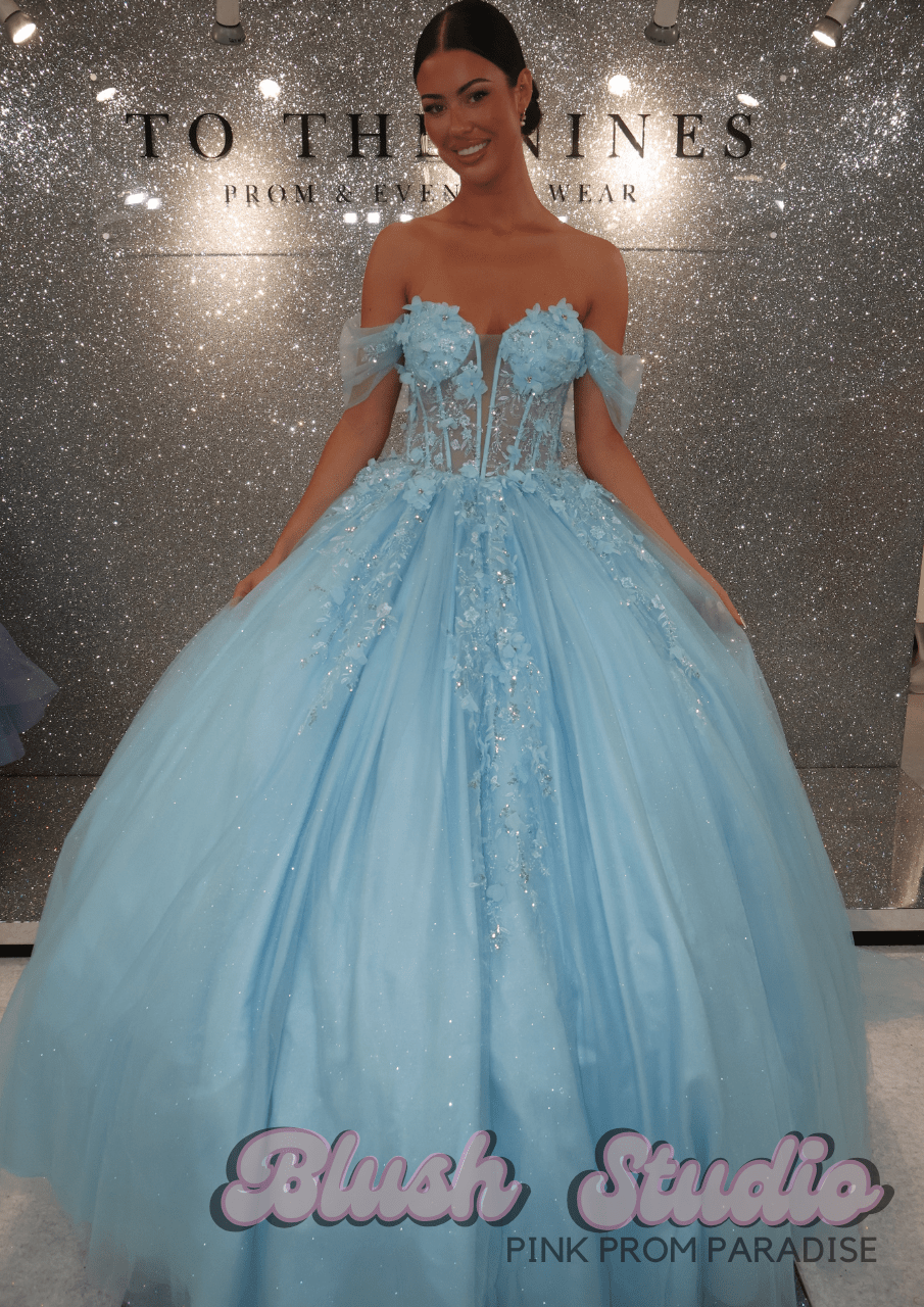 Holly - Blush Studio