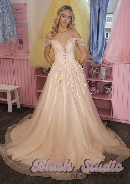 Dove - Blush Studio
