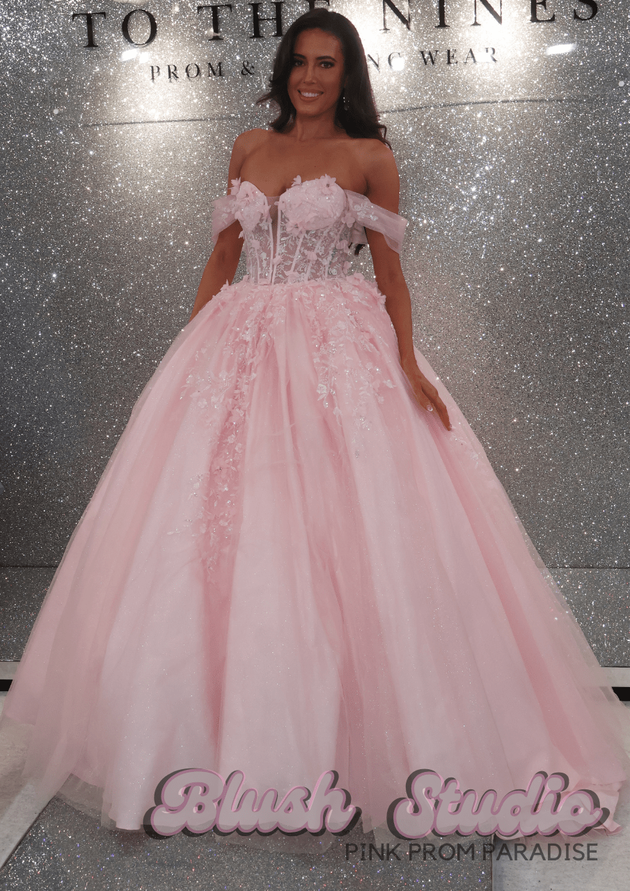 Holly - Blush Studio