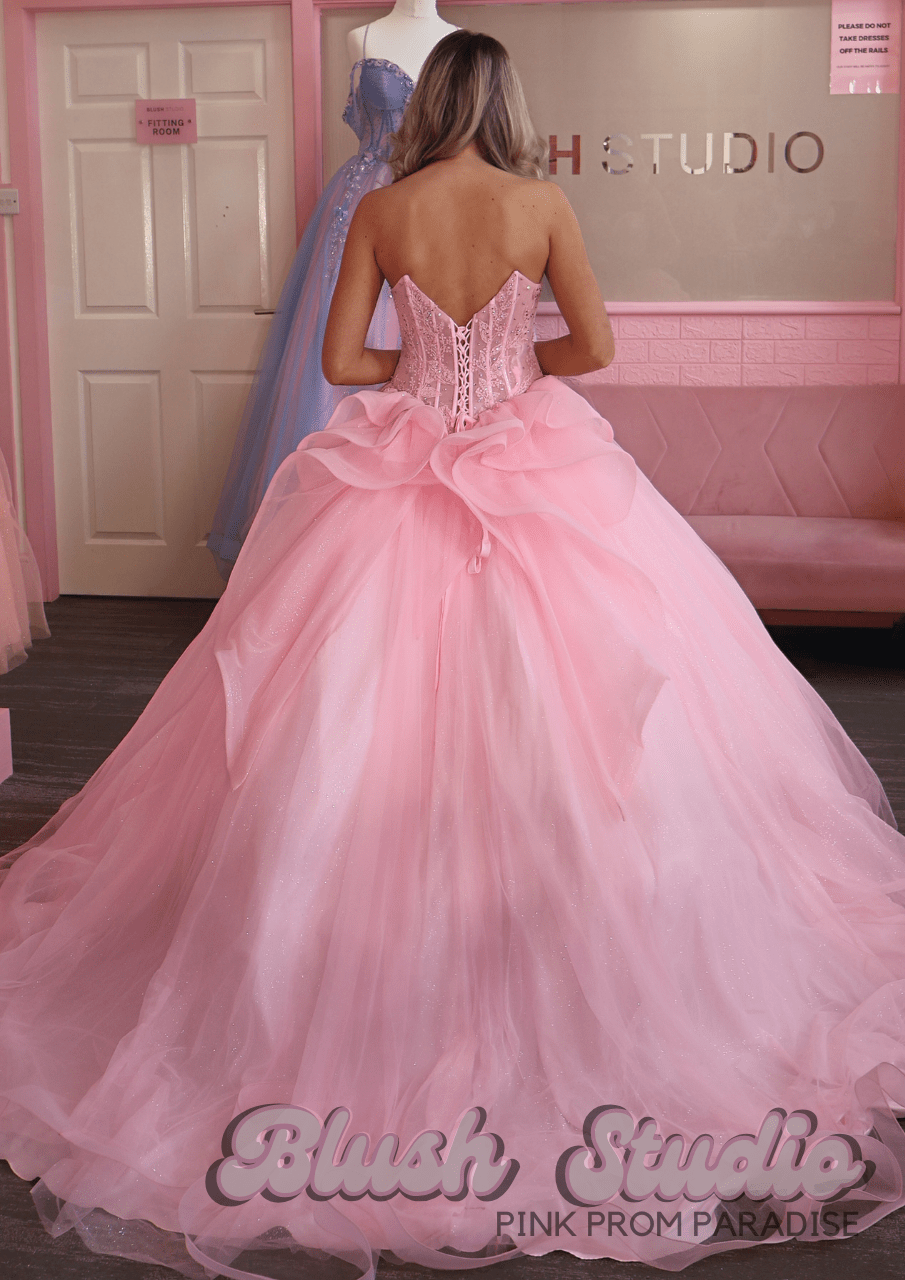 Gia -PROM 2027 IS HERE