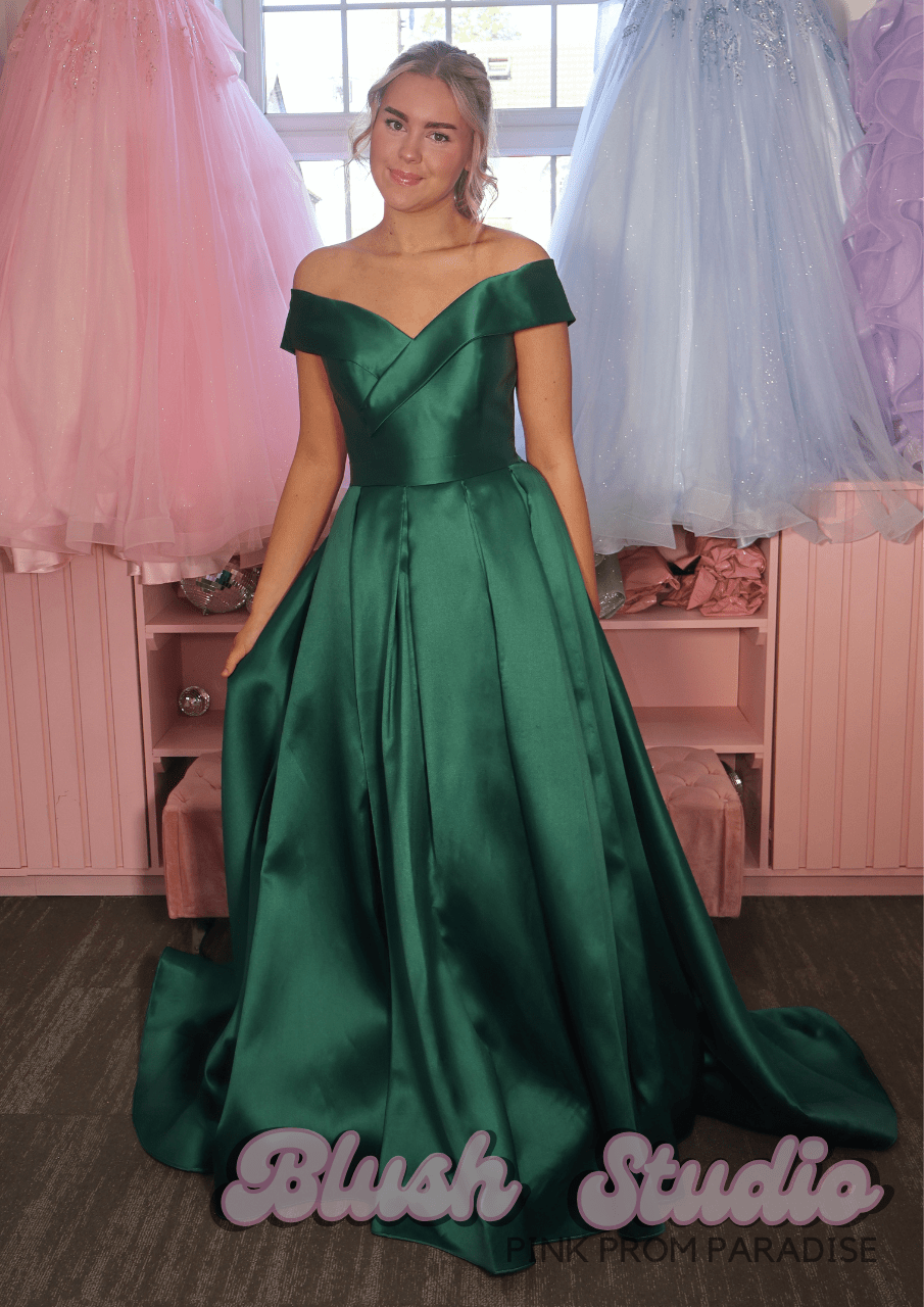 Ebony - Blush Studio